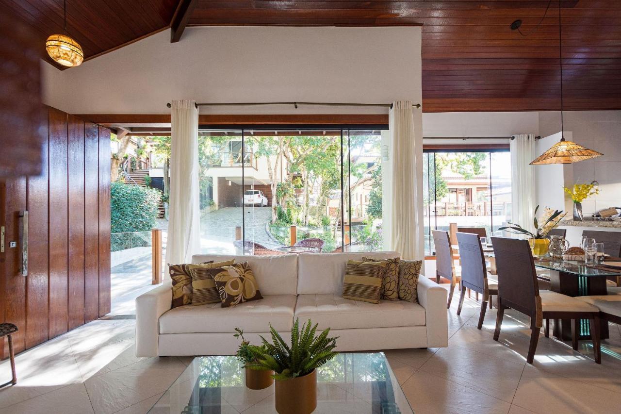 Casa Espetacular Entre Geriba E Ferradurinha - Wifi 200Mb - Piscina Do Codominio - 700 M Da Praia - Garagem - 4 Suites - Area Gourmet Privativa - Cozinha Equipada - Area Kids - Portaria 24H - Ar Condicionado Armacao dos Buzios Luaran gambar