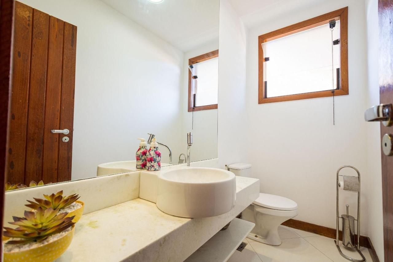 Casa Espetacular Entre Geriba E Ferradurinha - Wifi 200Mb - Piscina Do Codominio - 700 M Da Praia - Garagem - 4 Suites - Area Gourmet Privativa - Cozinha Equipada - Area Kids - Portaria 24H - Ar Condicionado Armacao dos Buzios Luaran gambar