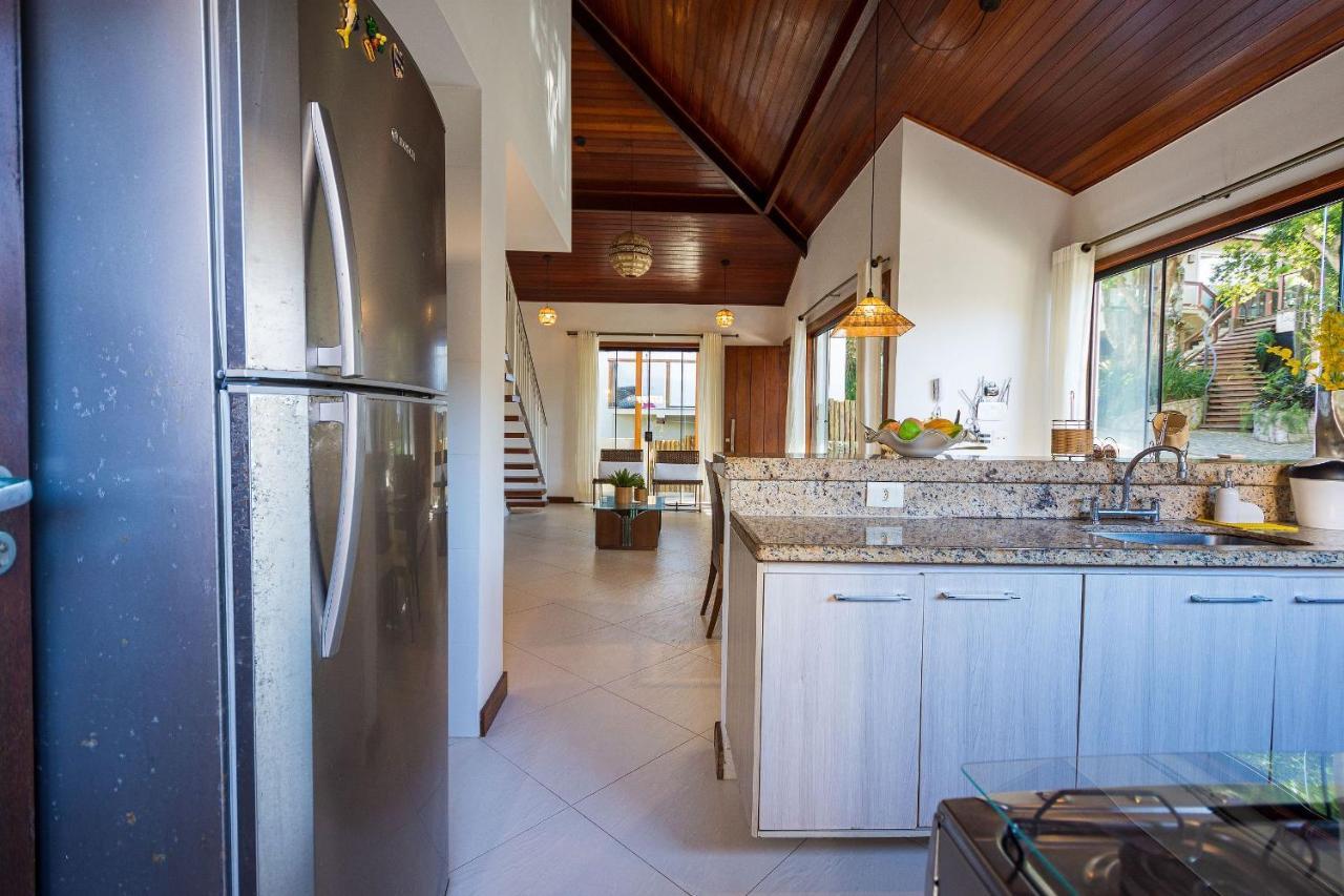 Casa Espetacular Entre Geriba E Ferradurinha - Wifi 200Mb - Piscina Do Codominio - 700 M Da Praia - Garagem - 4 Suites - Area Gourmet Privativa - Cozinha Equipada - Area Kids - Portaria 24H - Ar Condicionado Armacao dos Buzios Luaran gambar