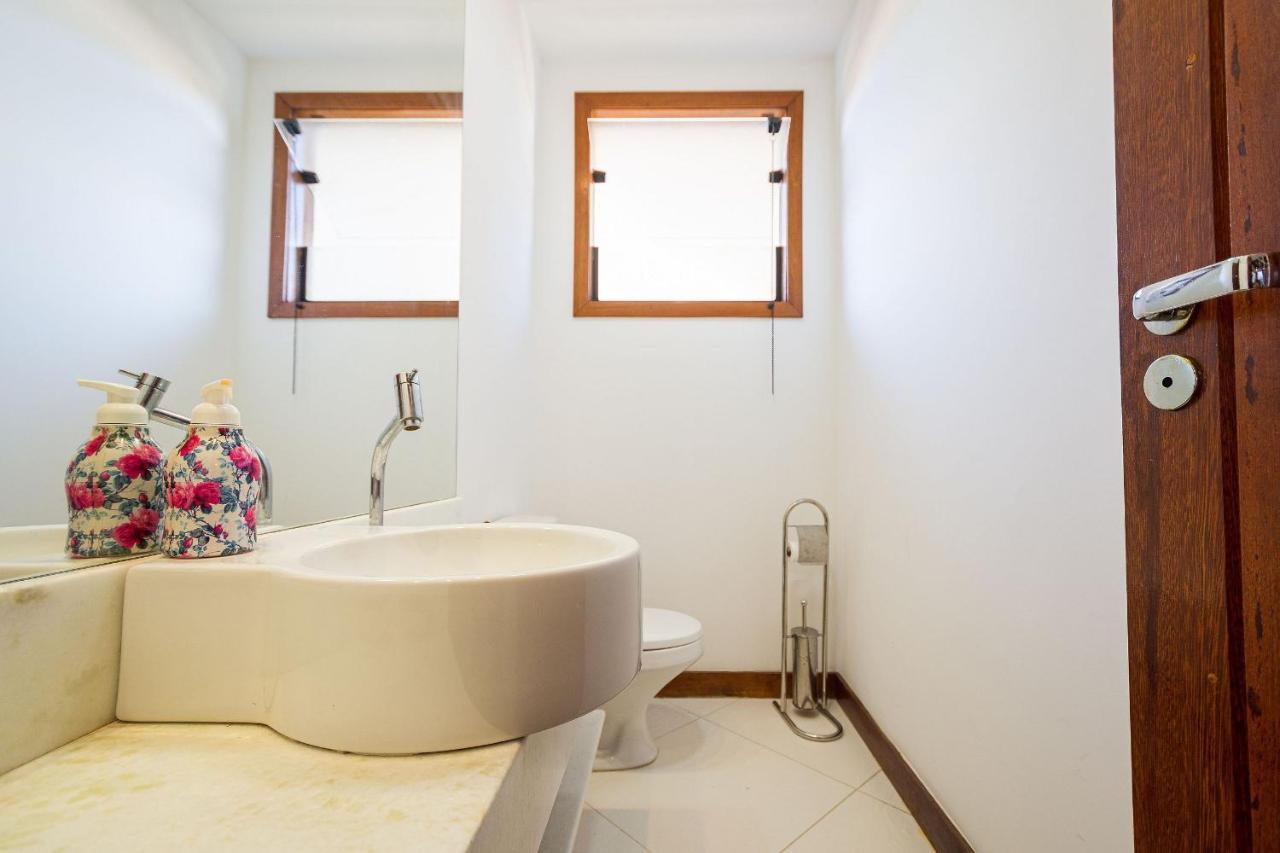 Casa Espetacular Entre Geriba E Ferradurinha - Wifi 200Mb - Piscina Do Codominio - 700 M Da Praia - Garagem - 4 Suites - Area Gourmet Privativa - Cozinha Equipada - Area Kids - Portaria 24H - Ar Condicionado Armacao dos Buzios Luaran gambar
